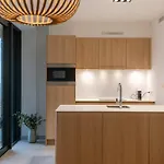 Modern In The Iconic Ensor Tower Апартаменти