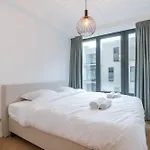 Modern In The Iconic Ensor Tower *