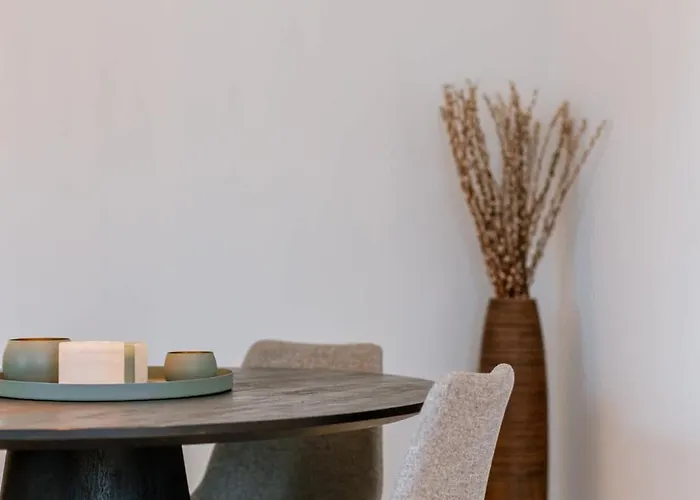 Apartment Modern In The Iconic Ensor Tower