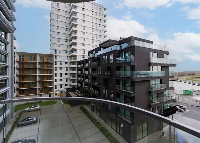 Modern In The Iconic Ensor Tower Apartment *